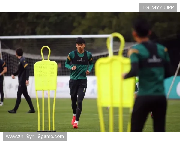 足球之窗中超联赛直播的特别节目与分析